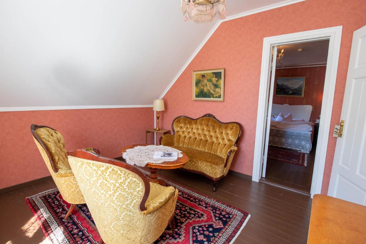 Visnes Hotel สตรีน ภายนอก รูปภาพ