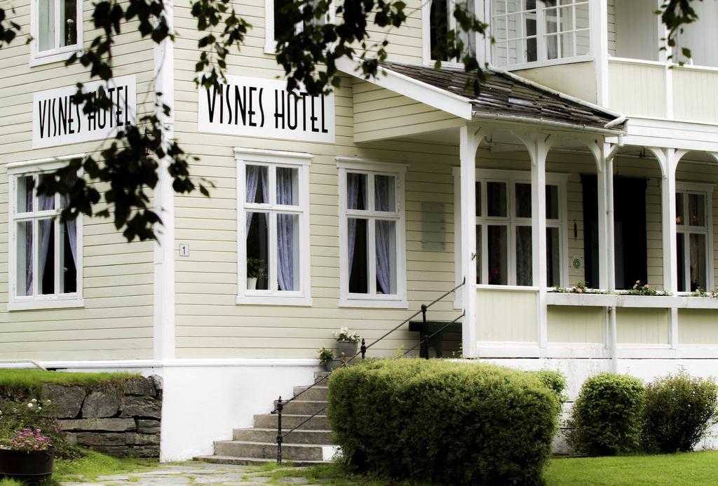 Visnes Hotel สตรีน ภายนอก รูปภาพ