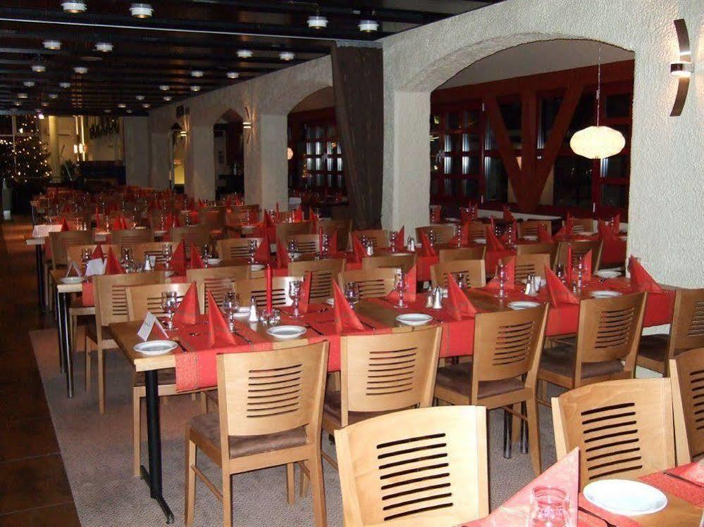 Visnes Hotel สตรีน ภายนอก รูปภาพ