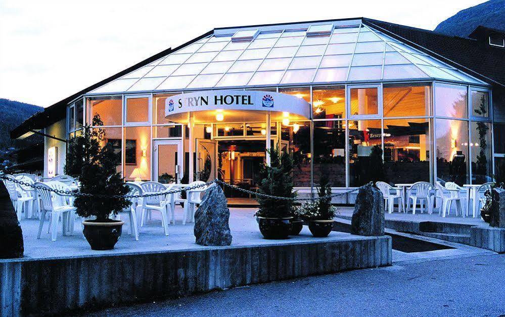 Visnes Hotel สตรีน ภายนอก รูปภาพ